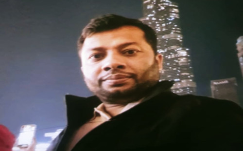অবৈধ্য পলিথিন ব্যবসায়ী কে এই  হানিফ। 