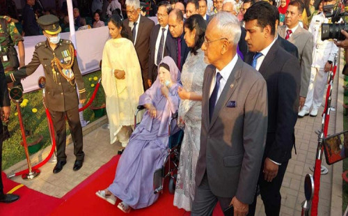 সেনাকুঞ্জে পৌঁছেছেন বিএনপি চেয়ারপারসন খালেদা জিয়। 