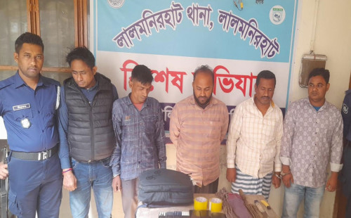 লালমনিরহাটে ডাকাতির প্রস্তুতিকালে পাঁচ ডাকাতকে গ্রেপ্তার 