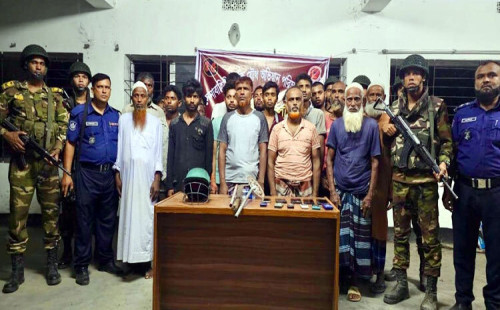 সেনা অভিযানে ৭ দিনে সারাদেশে আগ্নেয়াস্ত্রসহ গ্রেফতার ৩৯০