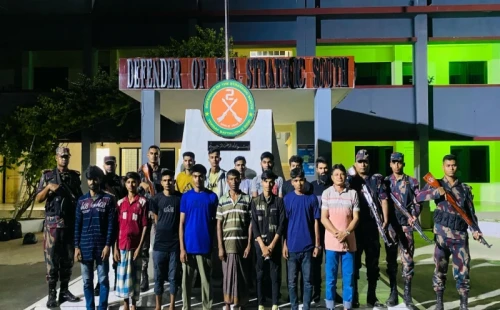 টেকনাফে পাচারকারী চক্রের কবল থেকে ১৪ জন উদ্ধার 
