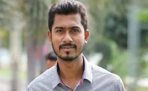 পছন্দের ঠিকাদার কাজ না পাওয়ায় ডিএনসিসি) নগর ভবনের সামনে  বিশৃঙ্খলা সৃষ্টি করেছেন নুরুল হক নুর 