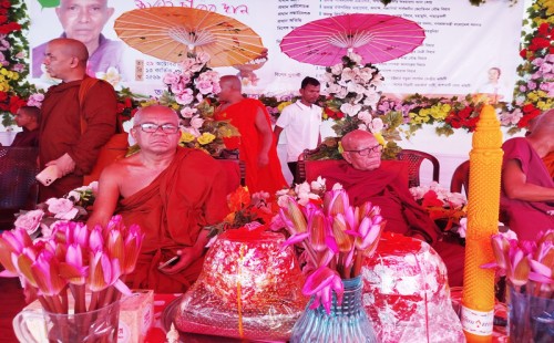 ডলুছড়া মহামুনি বৌদ্ধ বিহারে ১৮তম কঠিন চীবর দান ও স্থবির  বরণোৎসব সম্পন্ন 