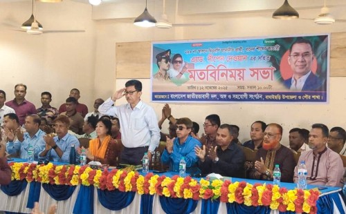 বাঘাইছড়িতে দীপেন দেওয়ানের মতবিনিময়: মাজার জিয়ারত ও প্রয়াত ছাত্রদল নেতার কবরে শ্রদ্ধা 