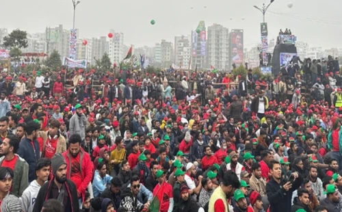 লাখো  মানুষের ভালোবাসা স্লোগানে মুখরিত হল ৩০০ ফিট মাঠ 