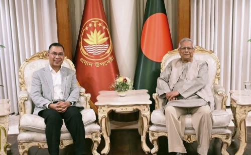 বিএনপি চেয়ারম্যান জনাব তারেক রহমান সপরিবারে অন্তর্বর্তীকালীন সরকারের প্রধান উপদেষ্টা প্রফেসর মুহাম্মদ ইউনূসের সঙ্গে সৌজন্য সাক্ষাৎ 
