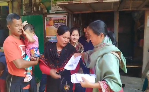 নির্বাচনী প্রচারণায় জুঁই চাকমার কুতুবছড়ি  বাজারে জনসংযোগ  ও পথসভা 
