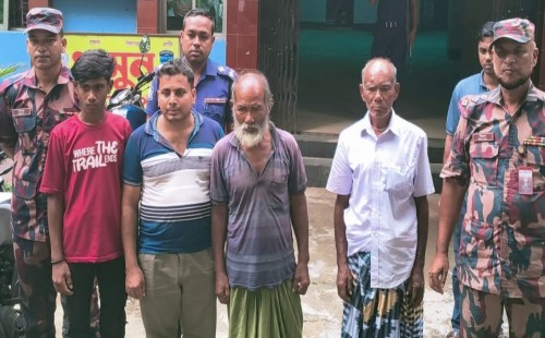 শূন্যরেখায় থাকা সেই বৃদ্ধ ফিরলেন পরিবারের কাছে 