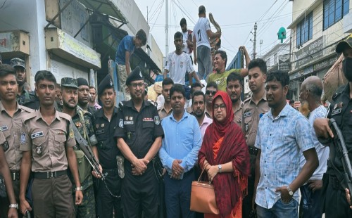 খুলনায় পরিবেশ অধিদপ্তরের অভিযানে  ২হাজার ৫শ  ৪২ কেজি অবৈধ পলিথিন জব্দ 