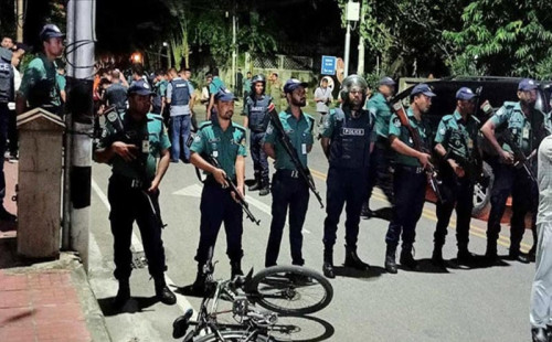 গুলি করল পুলিশ, আসামি প্রবাসী ও সাংবাদিক 