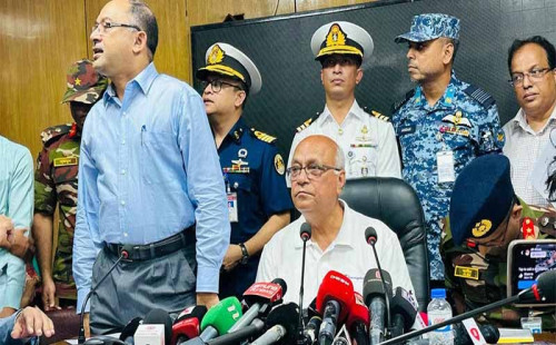 ফারাক্কার গেট খুলে দেওয়ায় নতুন কোনো এলাকা প্লাবিত হয়নি : দুর্যোগ ব্যবস্থাপনা ও ত্রাণ উপদেষ্টা 