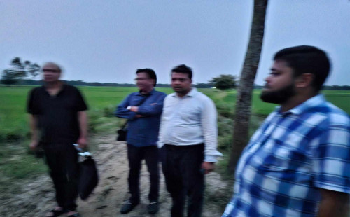 সাংবাদিক শ্যামল দত্ত ও মোজাম্মেল বাবুর ওপর ডিম নিক্ষেপ 