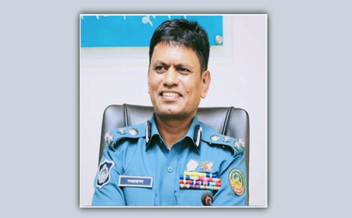 নজরুল ইসলামসহ পুলিশের ঊর্ধ্বতন ৩০ কর্মকর্তাকে বদলি করা হয়েছে। 