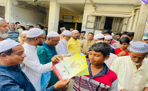 ডেংগু জনসচেতনায় ডেমরার ৬৮ নম্বর ওয়ার্ডে বিএনপির লিফলেট বিতরণ। 