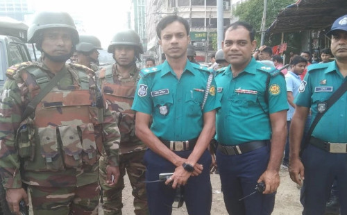 কারওয়ান বাজারে উচ্ছেদের পর আবার ফুটপাতে হকাররা, আবার অভিযান 