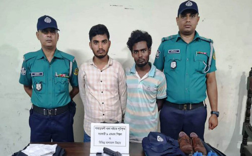 ৫ আগস্ট চট্টগ্রামের থানা থেকে লুট হওয়া অস্ত্রসহ পুলিশের বিভিন্ন সরঞ্জাম উদ্ধার করা হয়েছে। 