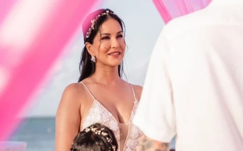 দাম্পত্যের ১৩ বছর পর আবারও বিয়ে করলেন অভিনেত্রী সানি লিওন। 