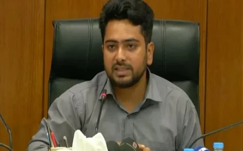 বিএনপি যতই চাপ দিক, সংস্কারের ওপর ভিত্তি করেই সরকার নির্বাচনের দিকে এগোবে। 