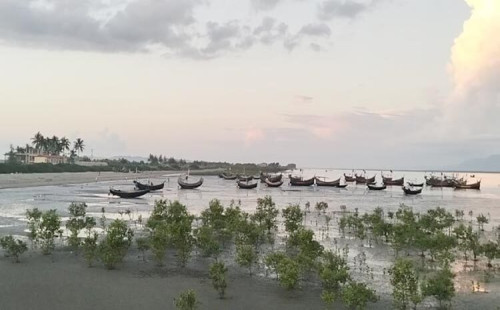 দীর্ঘ আট বছর পর খুলে দেওয়া হয়েছে কক্সবাজারের টেকনাফের নাফনদী 