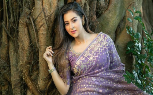 জনপ্রিয় অভিনেত্রী শবনম বুবলী 