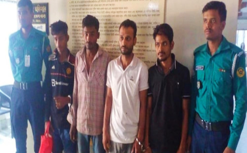 চট্টগ্রামের বিভিন্ন এলাকায় অভিযান চালিয়ে ৪০ জনকে গ্রেফতার 