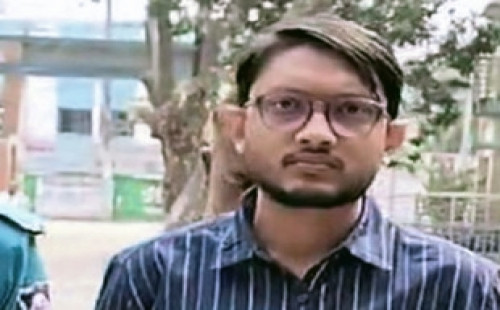 আওয়ামী লীগের এক নেত্রীকে নাম বাদ দেওয়ার জন্য পুলিশের নামে ১০ লাখ টাকা চাঁদা দাবির অমিত বণিক নামে এক ব্যবসায়ী   মামলায় গ্রেপ্তার 