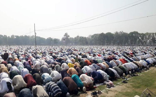 রাজনৈতিক পট পাল্টাতেই ৫ লাখ মুসল্লি উধাও গোর-এ শহীদ ময়দানে 