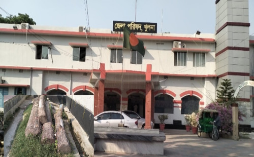 খুলনা জেলা পরিষদের ভেতর থেকে ৪ লক্ষ টাকার মেহেগুনি গাছের গুঁড়ি চুরি  প্রধান নির্বাহী কর্মকর্তা বরাবর লিখিত  অভিযোগ 