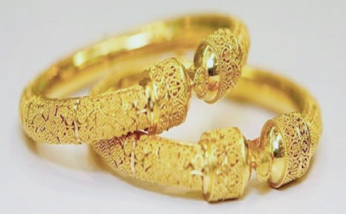 টানা চার দফা মূল্য বৃদ্ধির পর দেশের বাজারে স্বর্ণের দাম কমেছে 