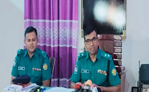 রাজধানীর ঢাকার বিভিন্ন স্থানে ছিনতাই করে চক্রটি, পলাতকরাও শনাক্ত ডিএমপির মিরপুর জোনের ডিসি মোহাম্মদ মাকছুদুর রহমান 