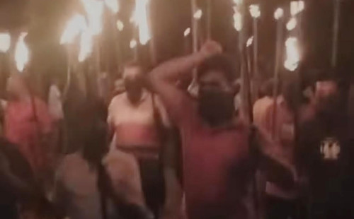 সিরাজগঞ্জের কাজীপুর আওয়ামী লীগের মাক্স পরা মশালমিছিল 