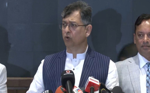 বিরতি দিয়ে একব্যক্তি ৩ বার প্রধানমন্ত্রী থাকার পক্ষে বিএনপি 