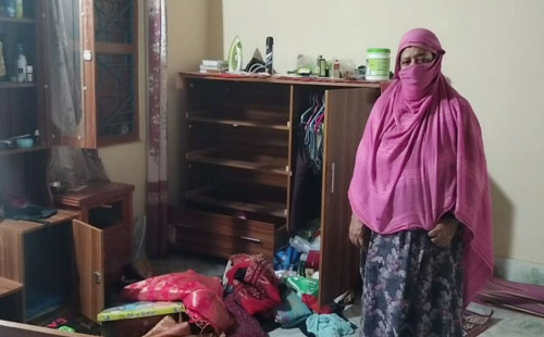 ফ্যামিলি সদস্যদের অস্ত্রের মুখে জিম্মি করে ডাকাতি 