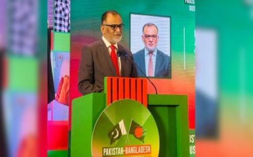 কাঙ্ক্ষিত লক্ষ্য অর্জনে ব্যবসায়ীদের এগিয়ে আসতে হবে: বাণিজ্য উপদেষ্টা 