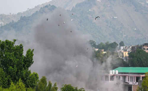 কাশ্মীরে ফের বিস্ফোরণ, যুদ্ধবিরতির ভবিষ্যৎ নিয়ে অনিশ্চয়তা 