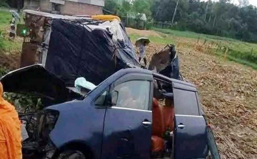 কনফারেন্সে যাওয়ার পথে ট্রাক-মাইক্রোবাস সংঘর্ষ, নিহত ৪ 