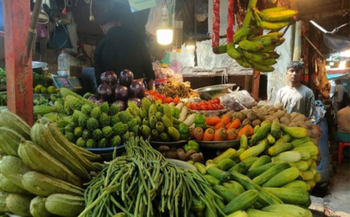 কাচা তরকারি  স্বস্তি, মাছ-মাংসের দাম চড়া 