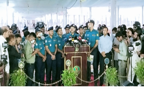 ঈদ জামাতও নিরাপত্তার বাইরে থাকবে না বলে জানিয়েছেন ঢাকা মেট্রোপলিটন পুলিশ (ডিএমপি) কমিশনার 