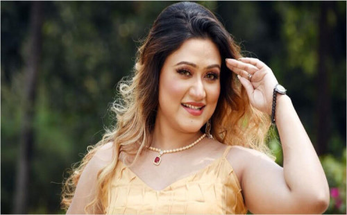 রুপালি পর্দায় আত্মপ্রকাশ করেন তানহা মৌমাছি 