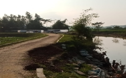 প্রকল্পের মেয়াদ শেষ কিন্তু শেষ হয়নি সড়ক সংস্কার কাজ, চরম ভোগান্তিতে সাধারন মানুষ 