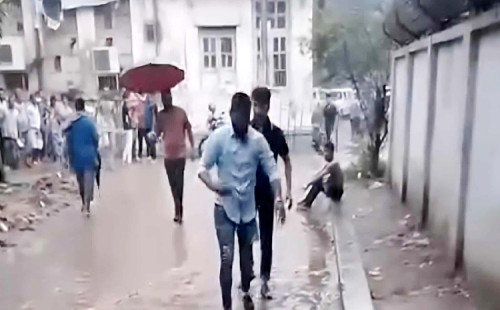 পুরান ঢাকায় নৃশংস হত্যাকাণ্ডের শিকার ব্যবসায়ী চাঁদ মিয়া ওরফে সোহাগ। সেখানে পিটিয়ে ও কুপিয়ে হত্যা 