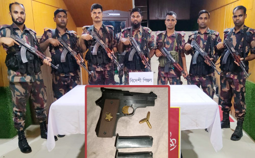 ঝিনাইদহের মহেশপুরে বিদেশি পিস্তল, দুটি ম্যাগাজিন ও তিন রাউন্ড গুলি উদ্ধার 