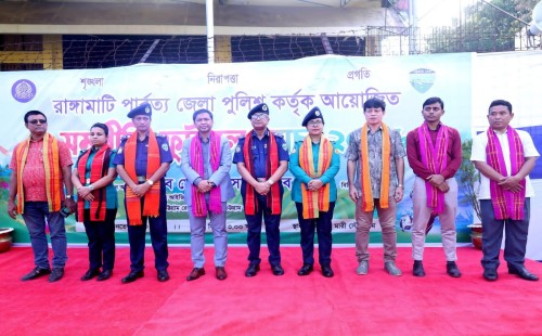 সম্প্রীতির বন্ধন গড়তে রাঙ্গামাটিতে জেলা পুলিশের ফুটবল আয়োজন 