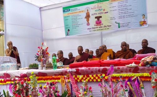 কাউখালীর বেণুবন উওমানন্দ ধর্মবন বৌদ্ধ বিহারে পুণ্যময় কঠিন চীবর দানোৎসব ও সংবর্ধনা 