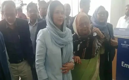 এভারকেয়ার হাসপাতাল  থেকে  ধানমণ্ডির বাসায় গেলেন  ডা. জোবাইদা রহমান 